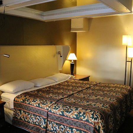 Miami Inn & Suites Ок-Лон Екстер'єр фото