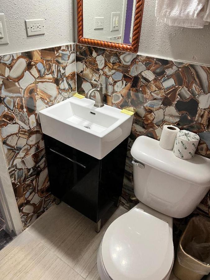 Miami Inn & Suites Ок-Лон Екстер'єр фото
