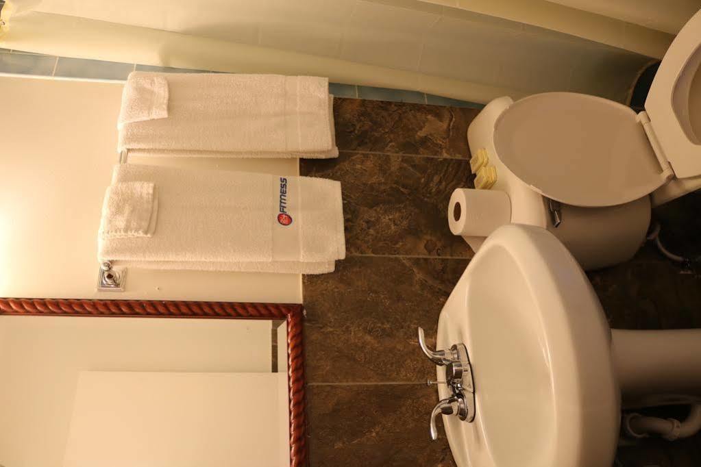 Miami Inn & Suites Ок-Лон Екстер'єр фото