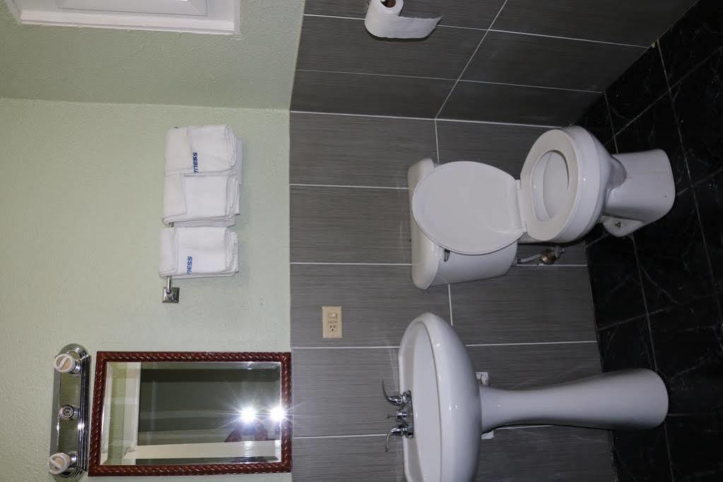 Miami Inn & Suites Ок-Лон Екстер'єр фото
